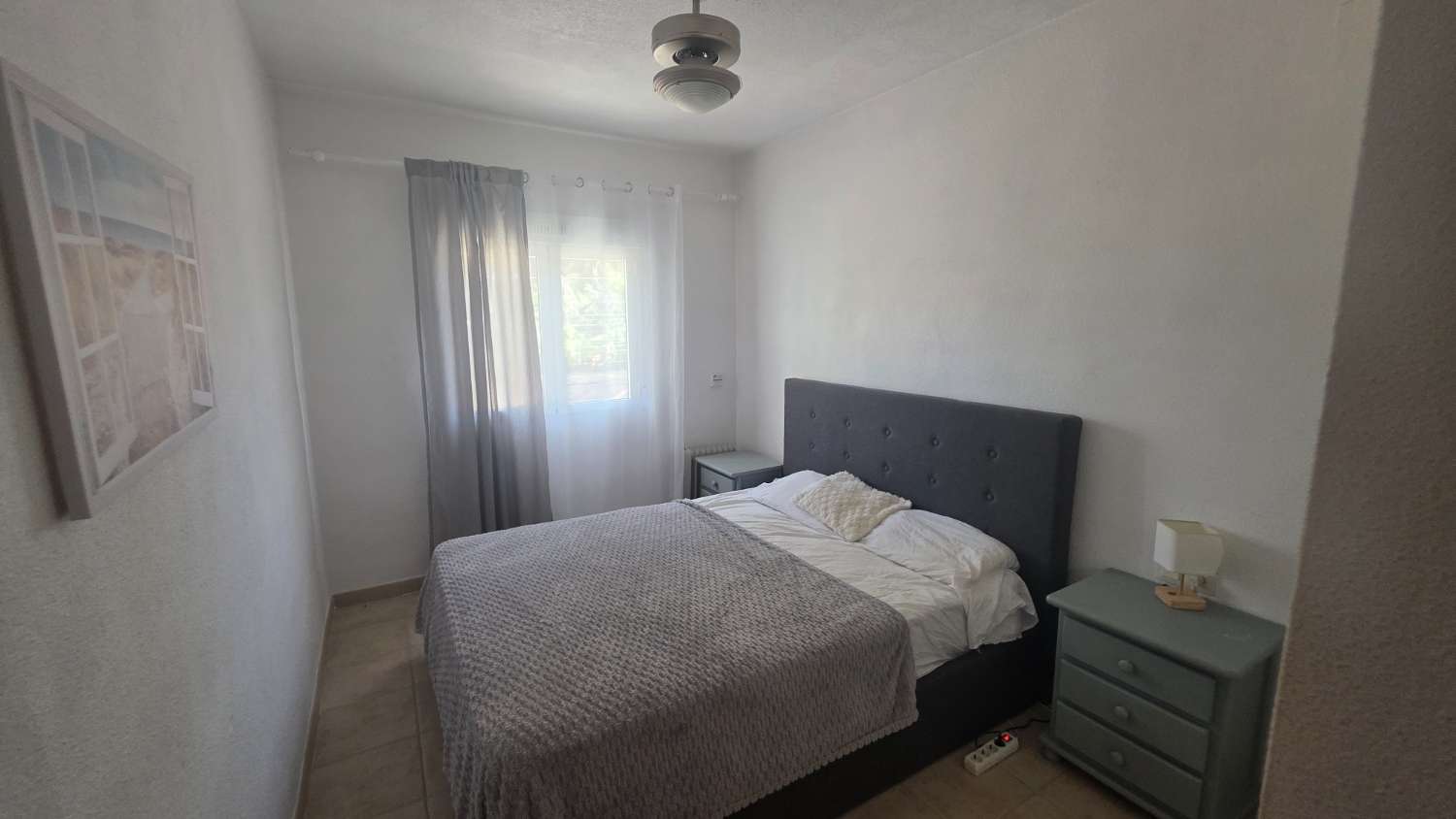 Bungalow con precioso jardin y piscina comunitaria