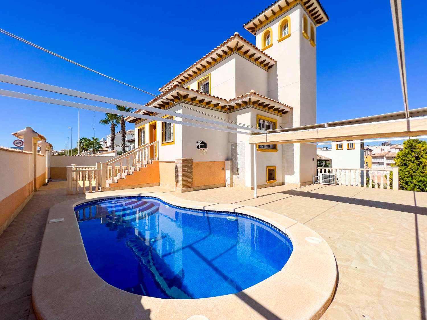 Villa til salgs til Cabo Roig (Orihuela)