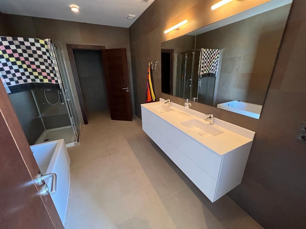 Villa en venta en Orihuela