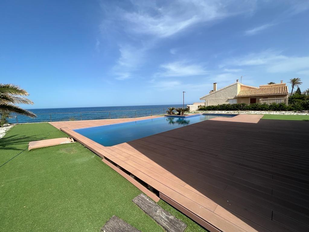 Villa en venta en Orihuela