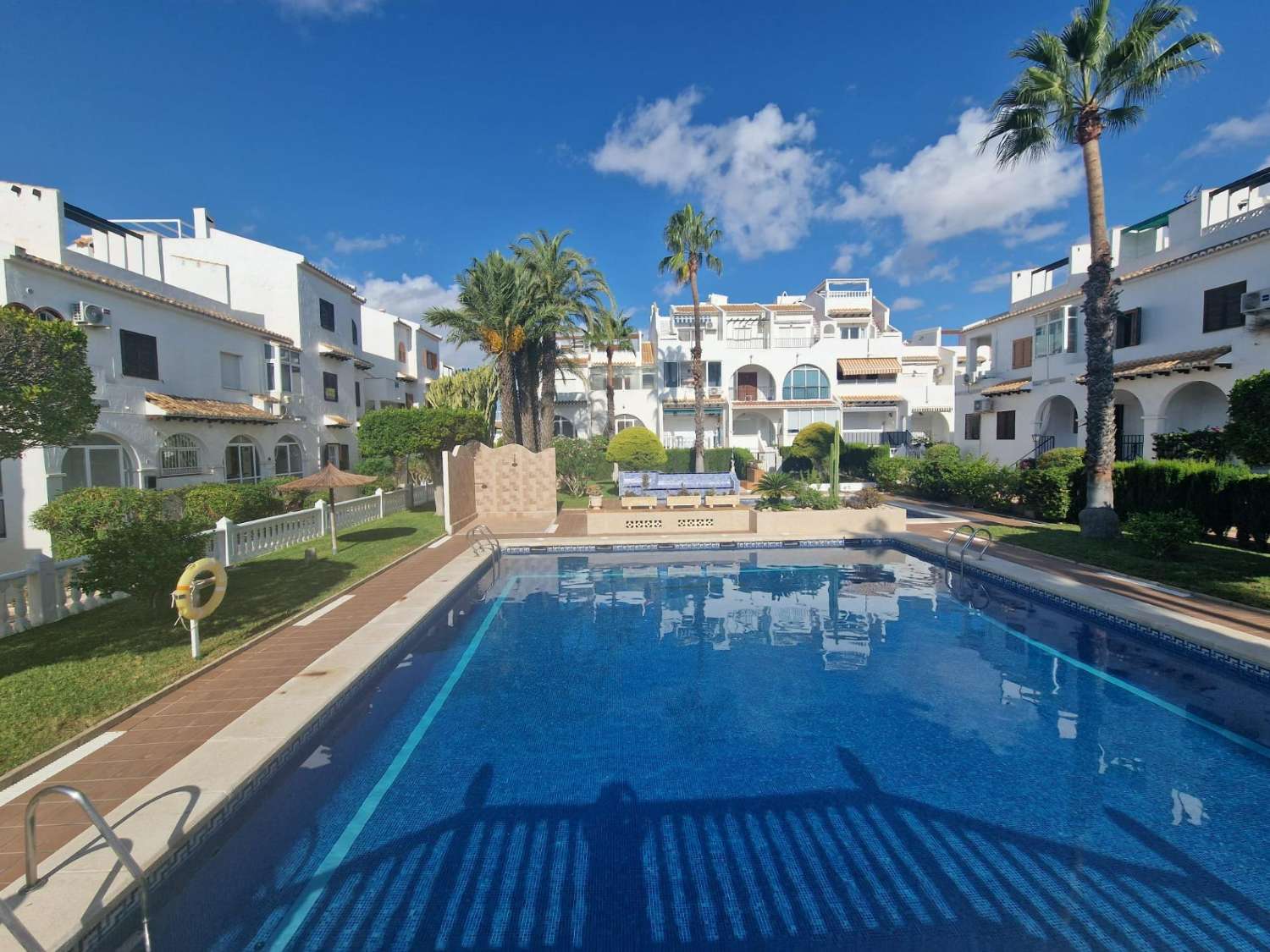 ADOSADO EN CIUDAD QUESADA - 2 DORMI, 2 BAÑOS , PISCINA - 190.000€