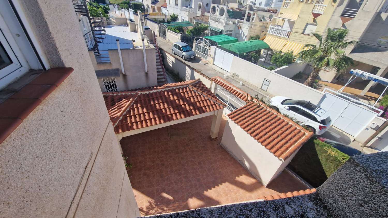 Amplio adosado de 4 dormitorios