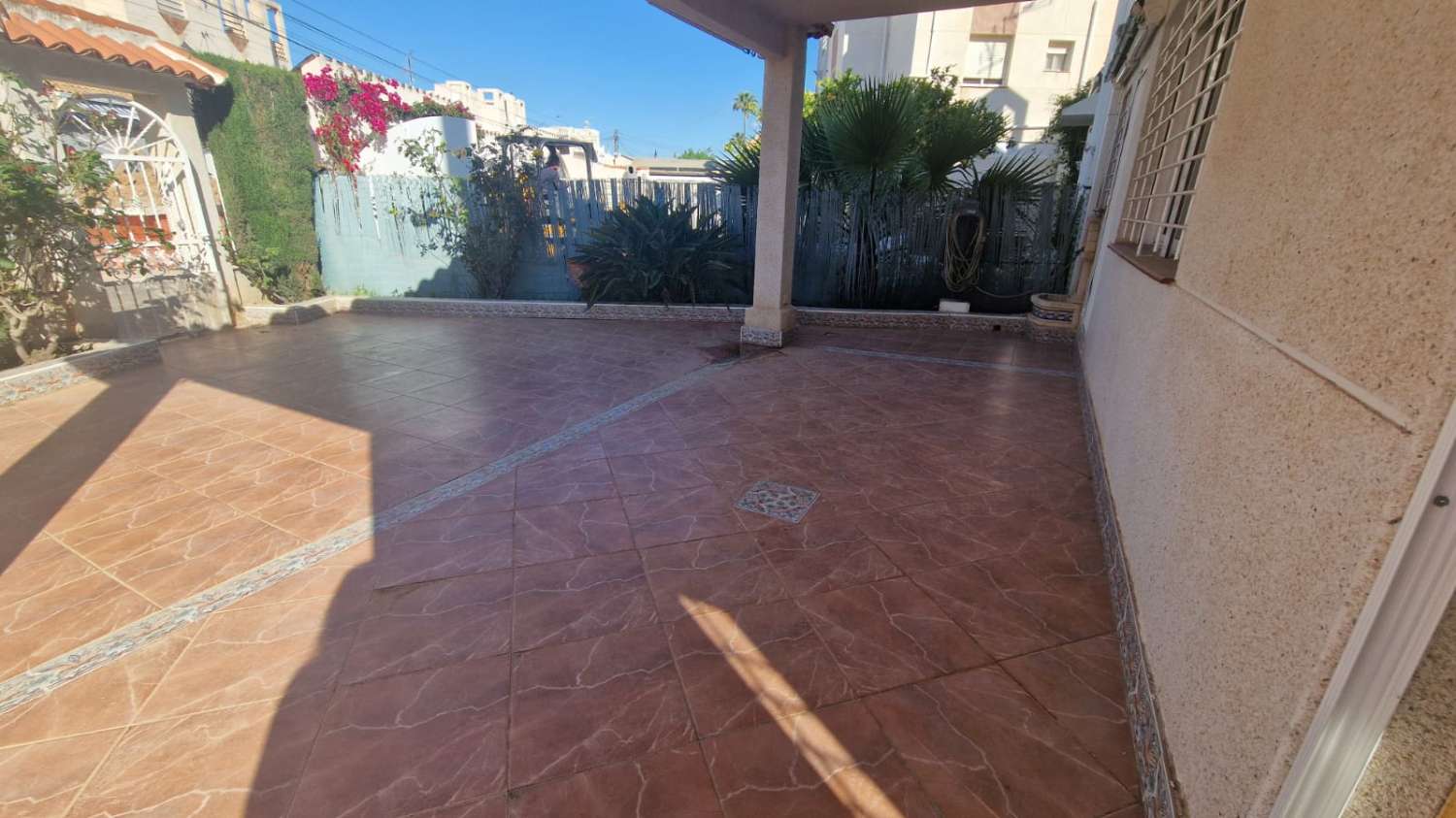 Amplio adosado de 4 dormitorios