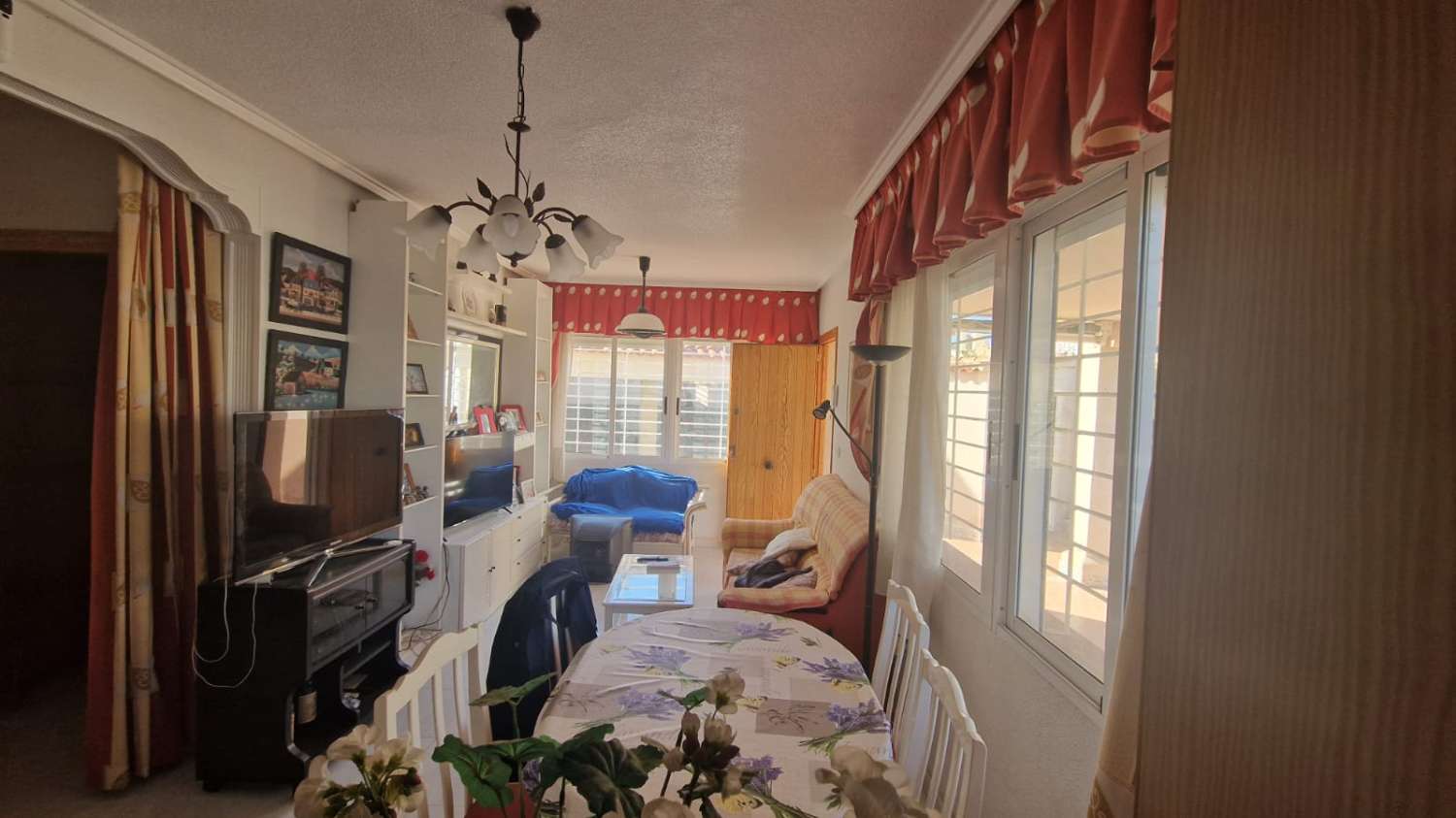 Amplio adosado de 4 dormitorios