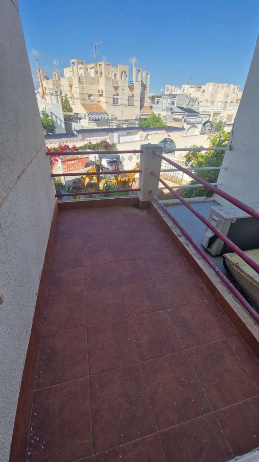 Amplio adosado de 4 dormitorios