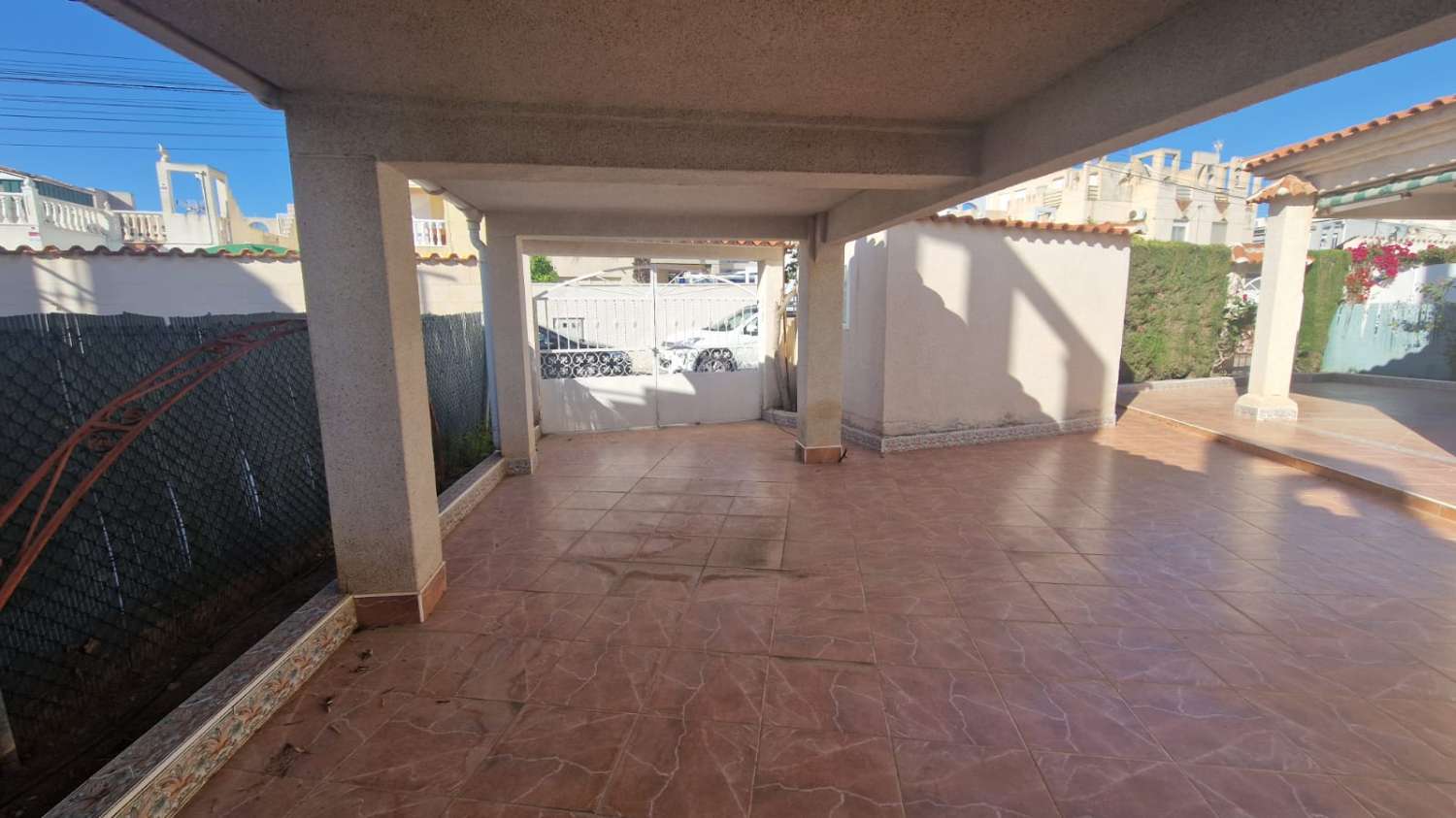 Amplio adosado de 4 dormitorios