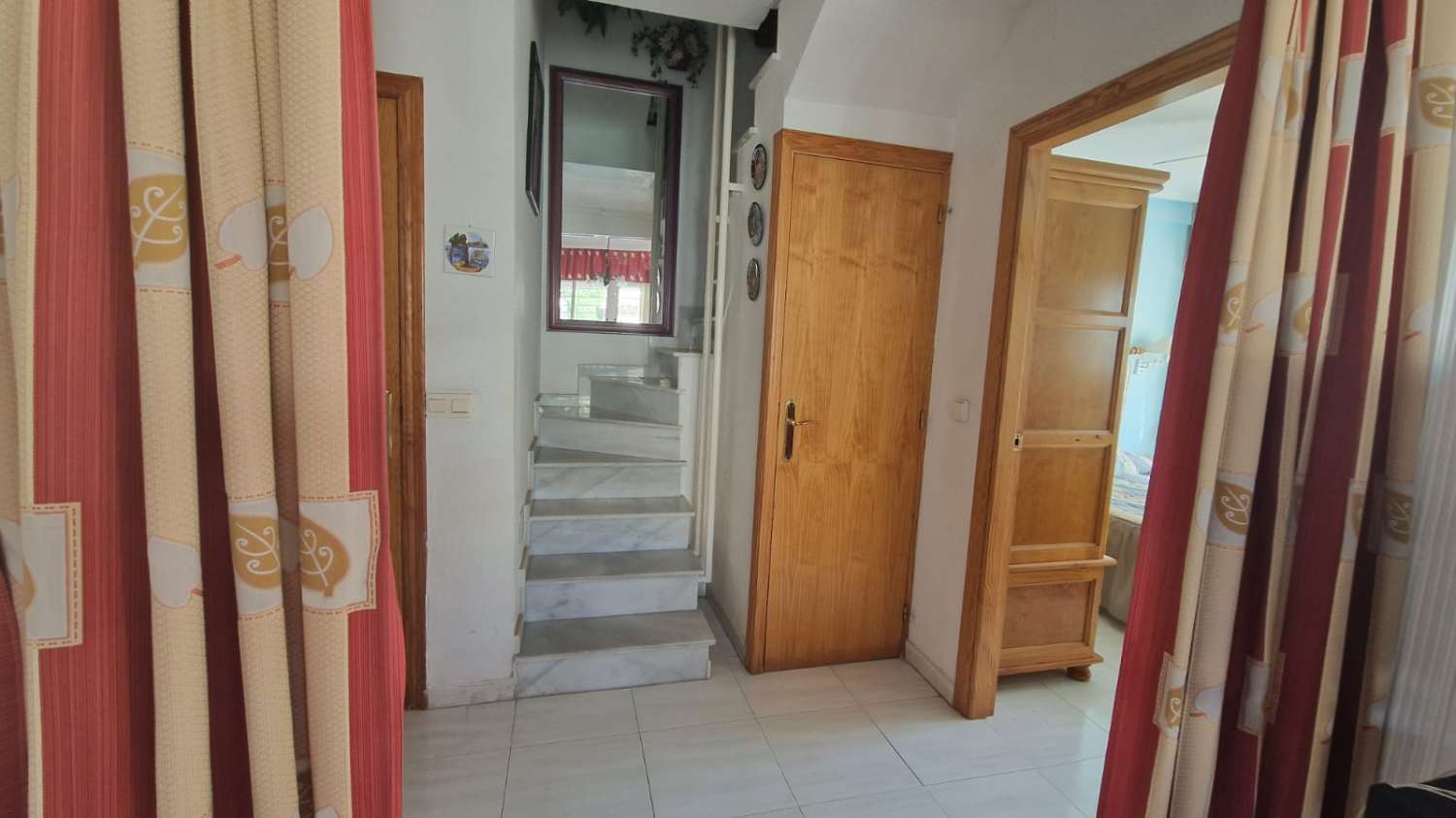 Amplio adosado de 4 dormitorios