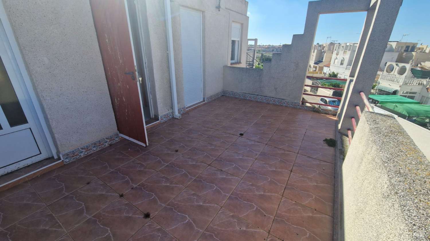 Amplio adosado de 4 dormitorios