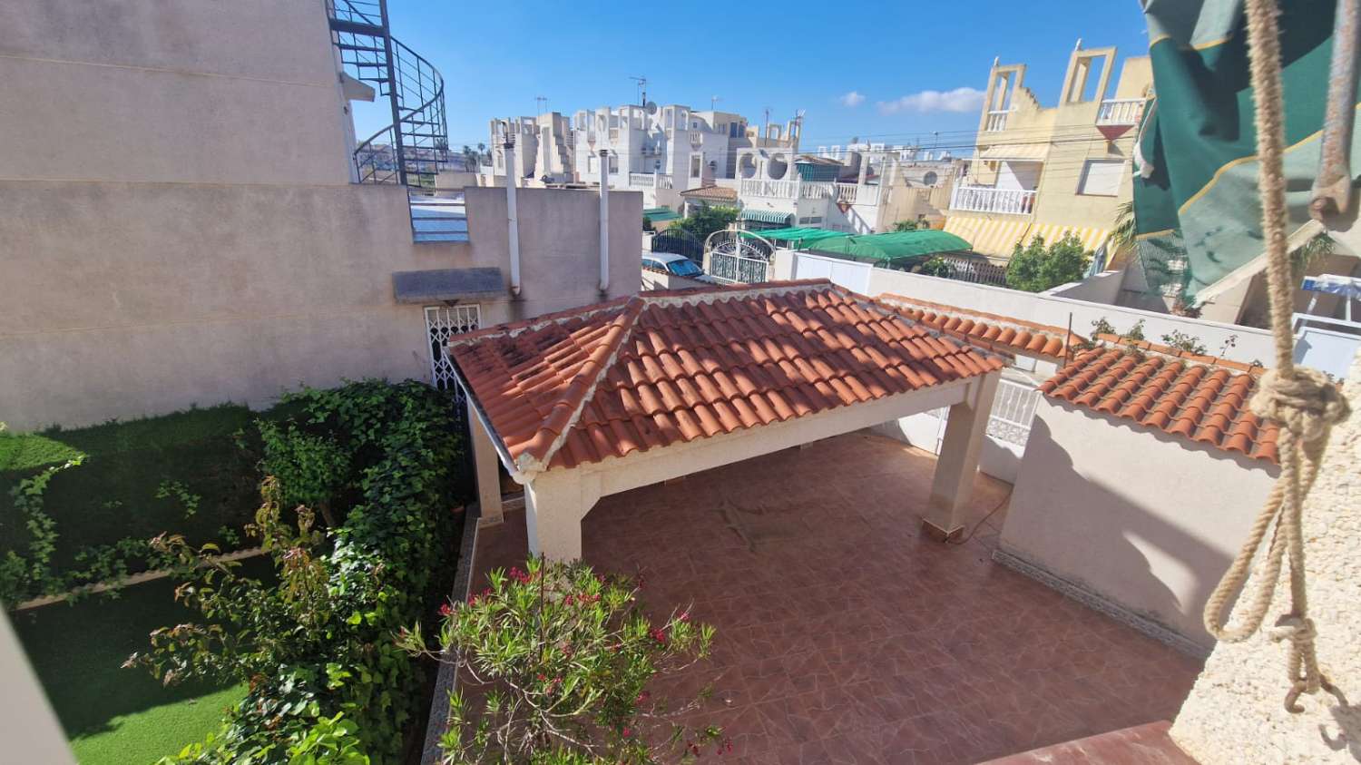 Amplio adosado de 4 dormitorios