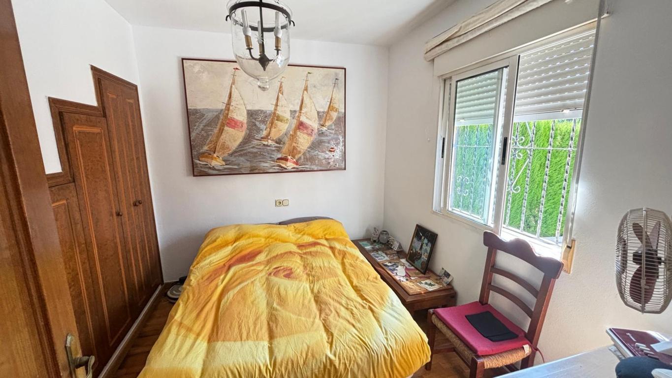 Excelente chalet con piscina privada