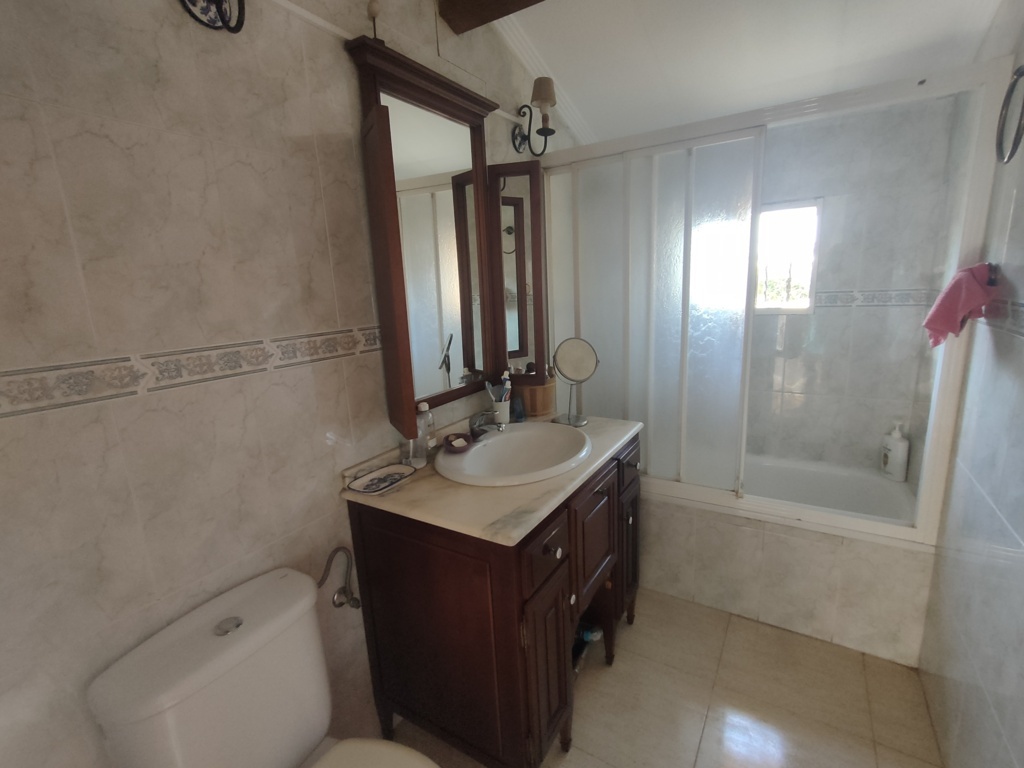 Excelente chalet con piscina privada