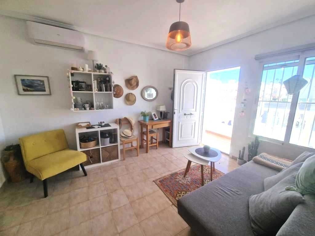 Bungalow con solarium privado y vistas al mar