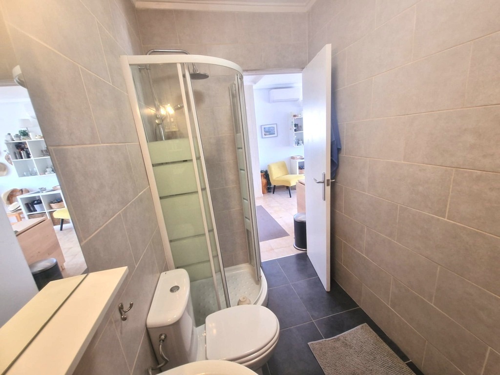 Bungalow con solarium privado y vistas al mar