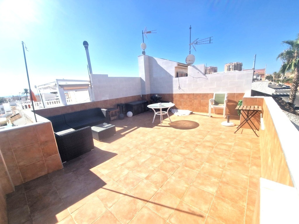 Bungalow con solarium privado y vistas al mar