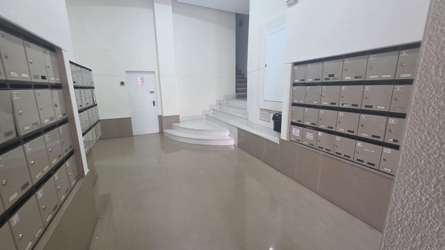 Espectacular apartamento con plaza de garaje doble y piscina comunitaria