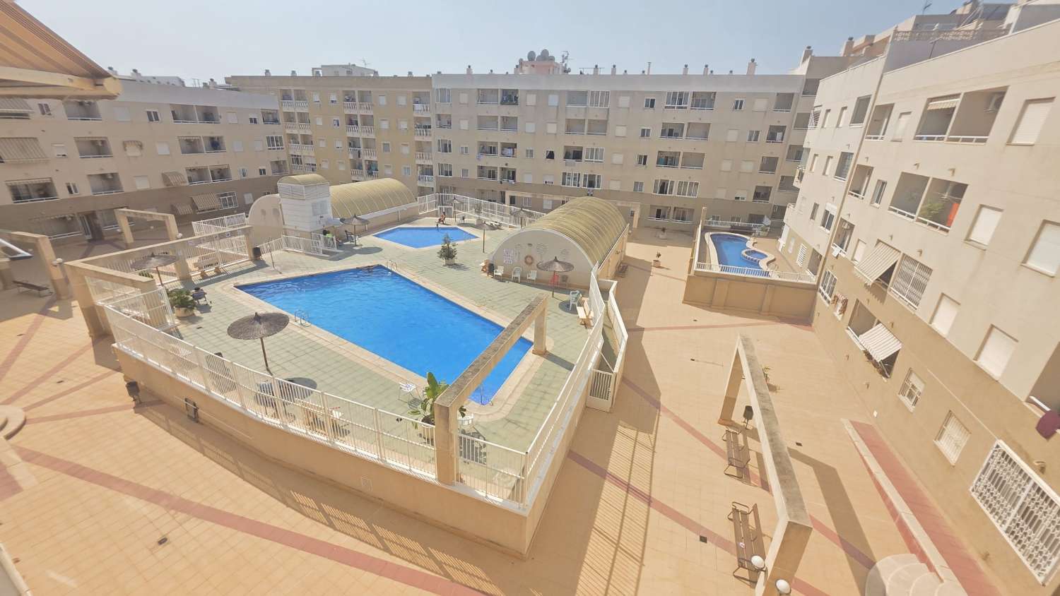 Espectacular apartamento con plaza de garaje doble y piscina comunitaria