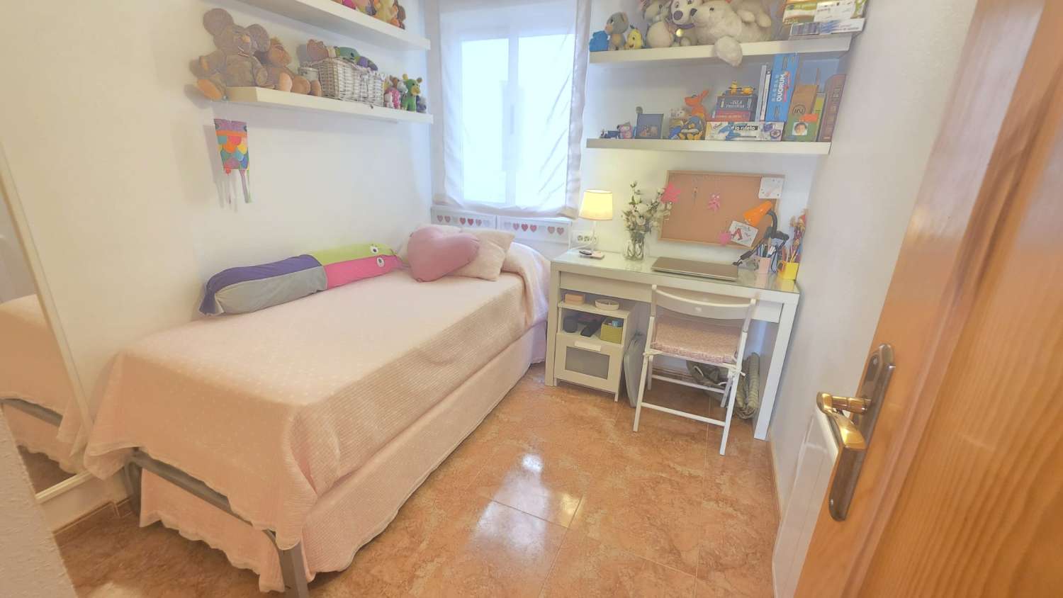 Espectacular apartamento con plaza de garaje doble y piscina comunitaria