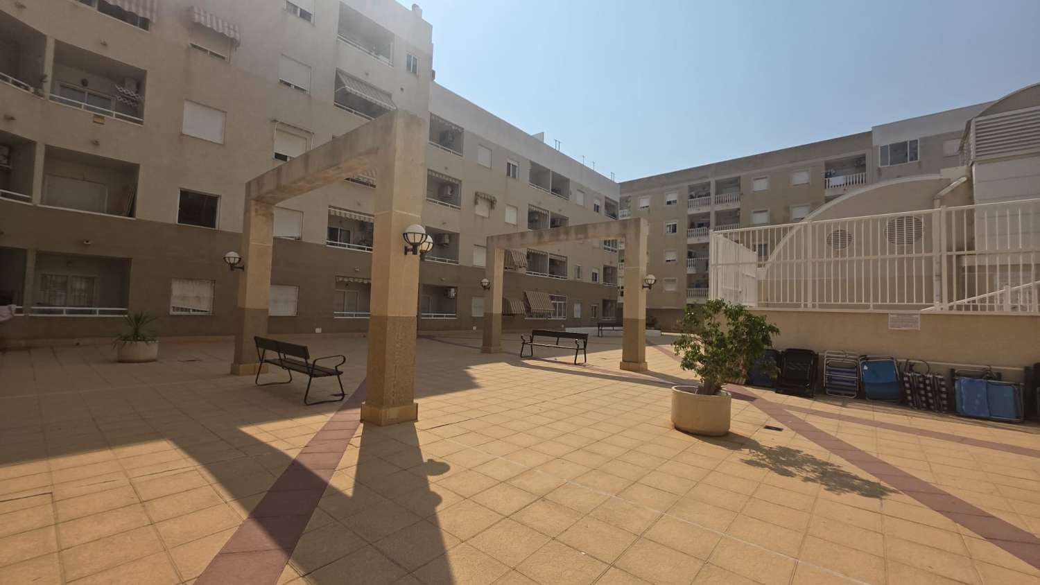 Espectacular apartamento con plaza de garaje doble y piscina comunitaria