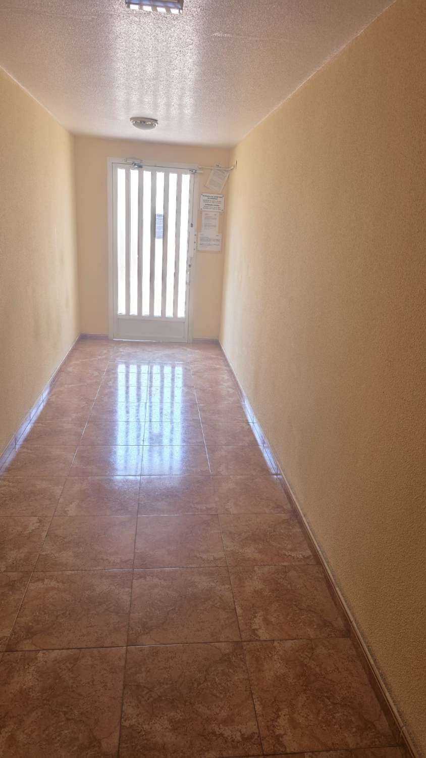 Espectacular apartamento con plaza de garaje doble y piscina comunitaria