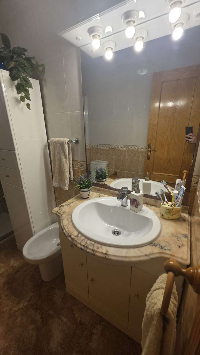 Espectacular apartamento con plaza de garaje doble y piscina comunitaria