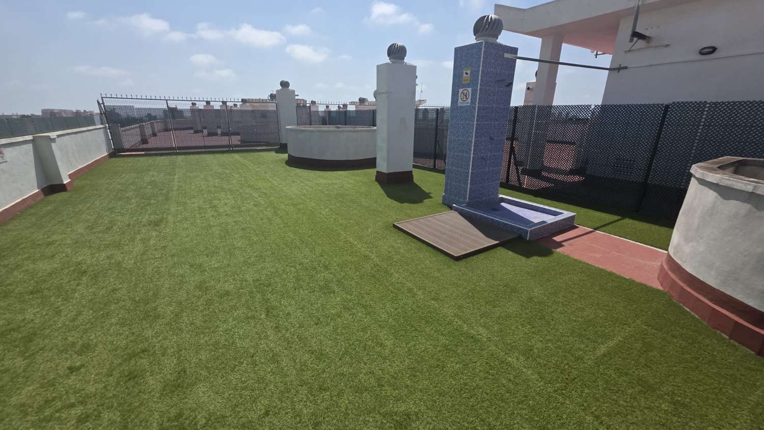 Espectacular apartamento con plaza de garaje doble y piscina comunitaria