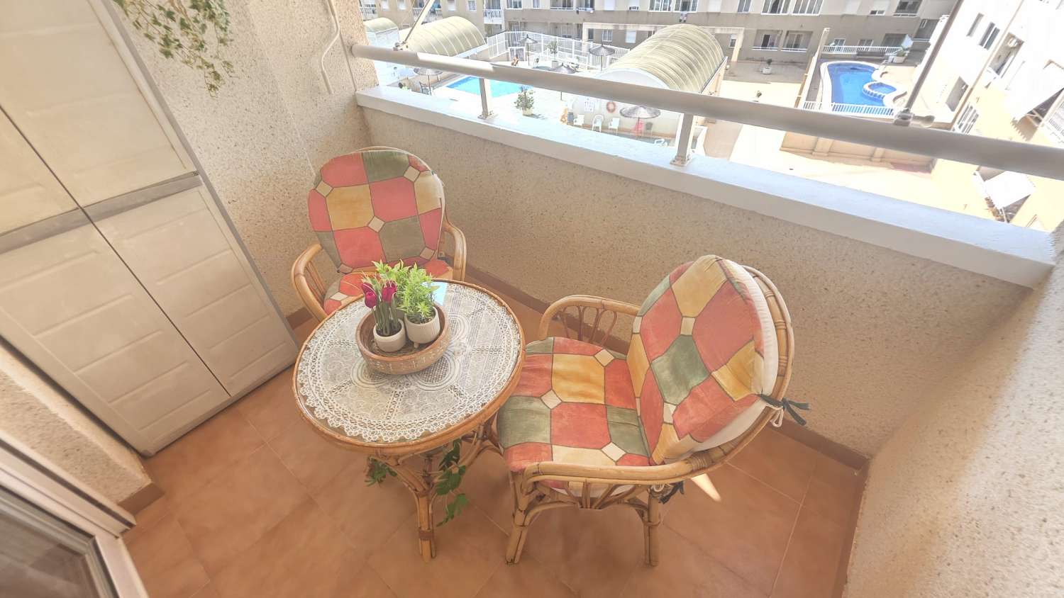 Espectacular apartamento con plaza de garaje doble y piscina comunitaria