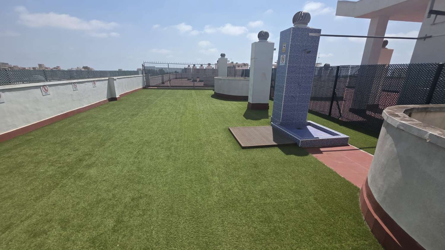 Espectacular apartamento con plaza de garaje doble y piscina comunitaria