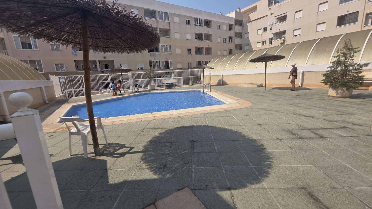 Espectacular apartamento con plaza de garaje doble y piscina comunitaria