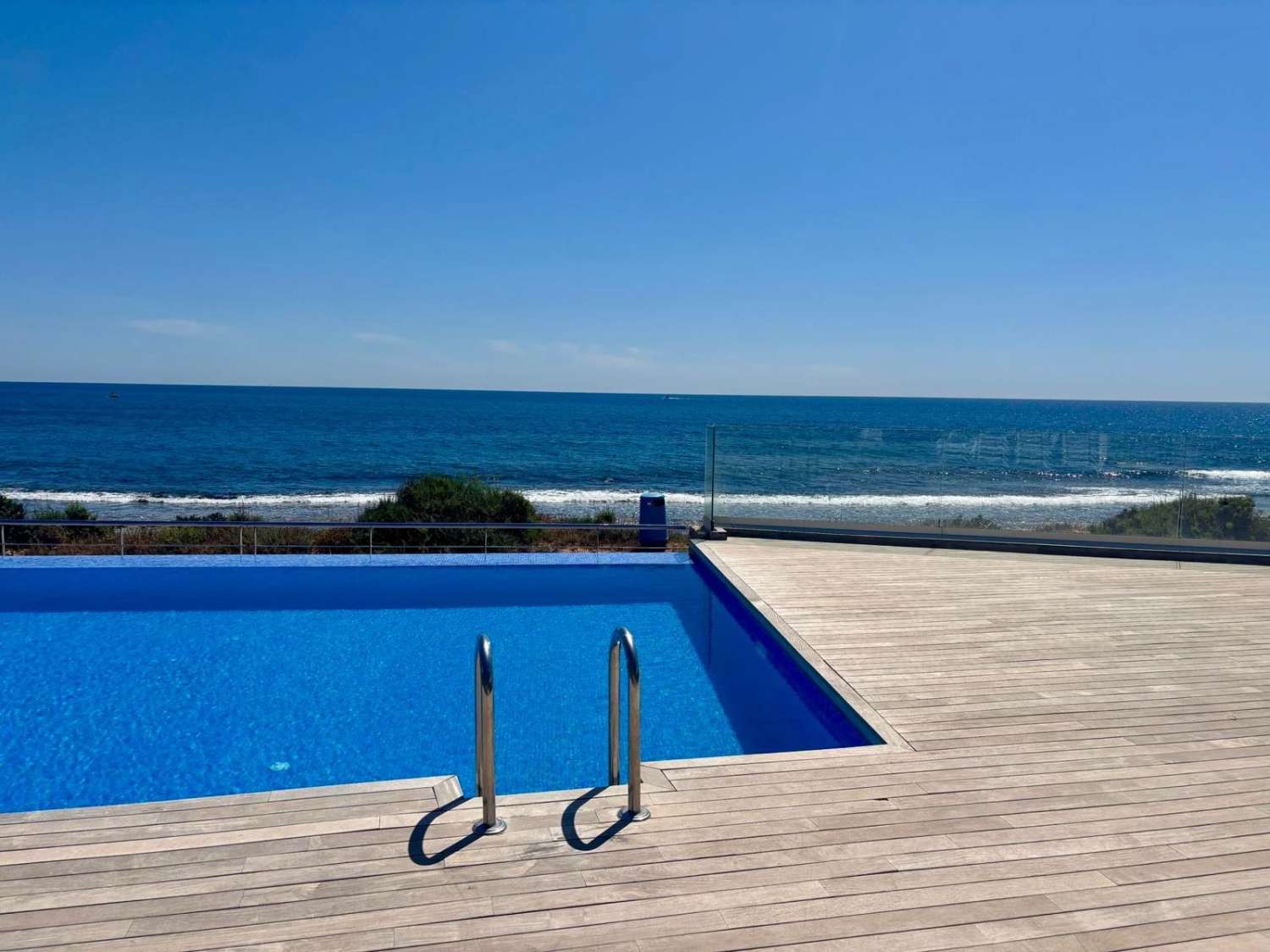 Magnifico apartamento en la orilla del mar