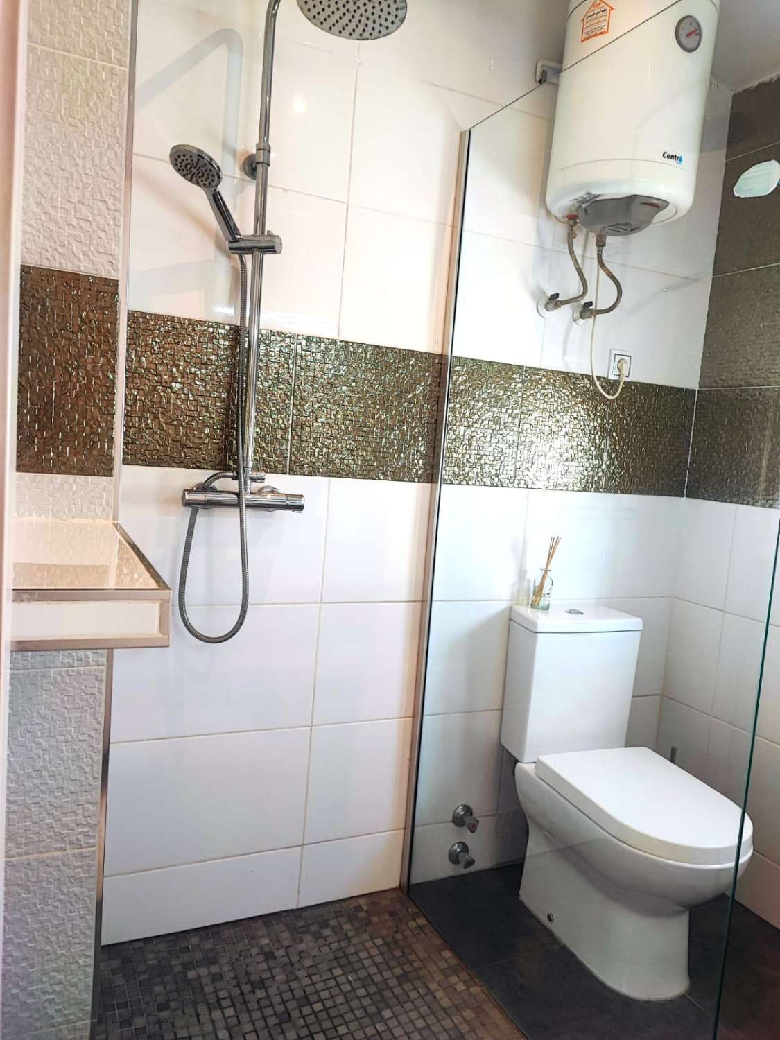 Duplex moderno con 3 dormitorios, 3 baños