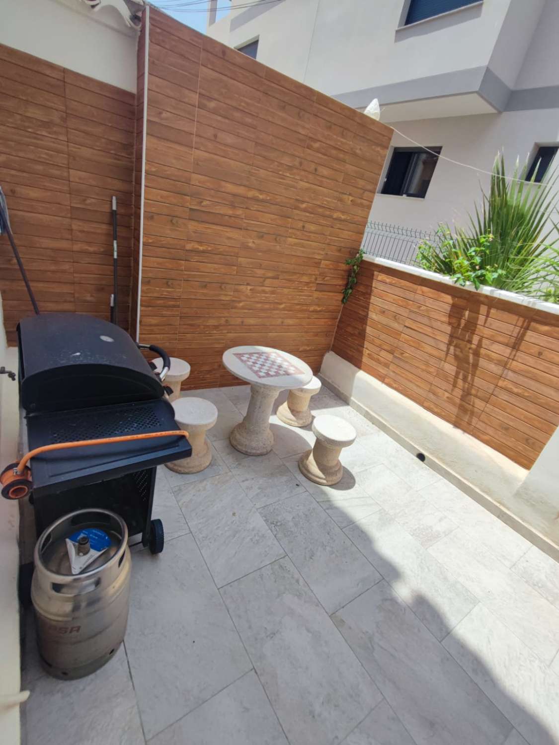 Duplex moderno con 3 dormitorios, 3 baños