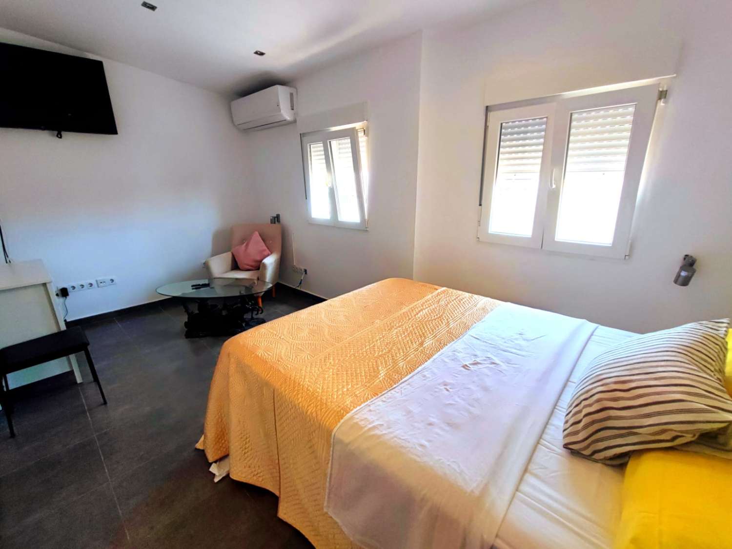 Duplex moderno con 3 dormitorios, 3 baños