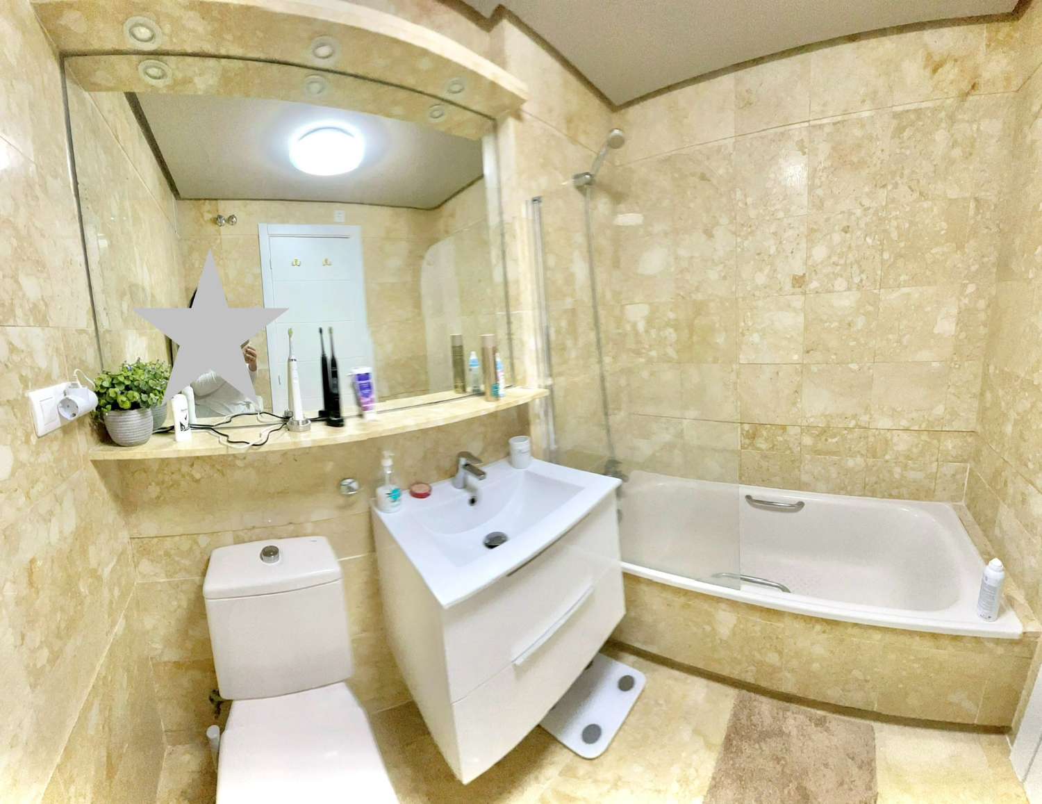 Moderno aprtamento en frente del mar con impresionantes vistas