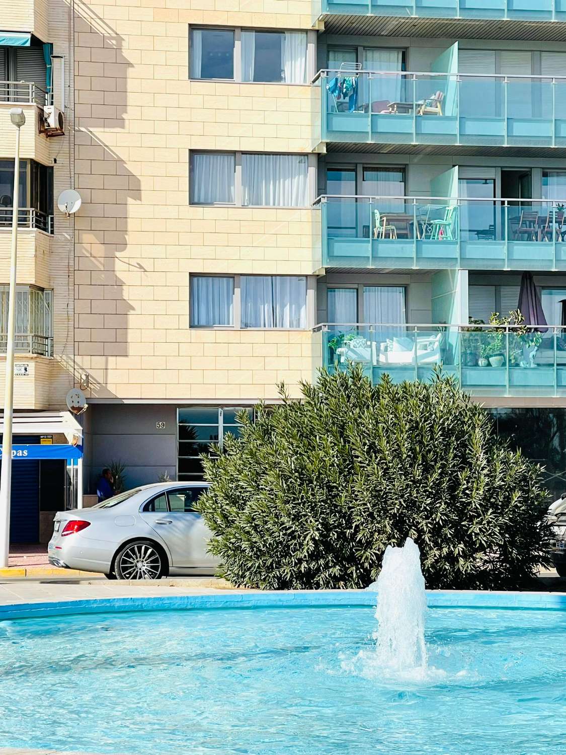 Moderno aprtamento en frente del mar con impresionantes vistas