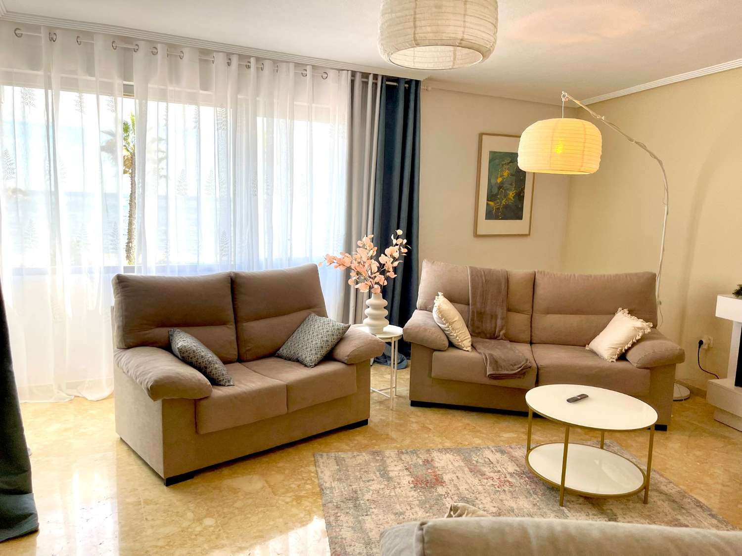 Moderno aprtamento en frente del mar con impresionantes vistas