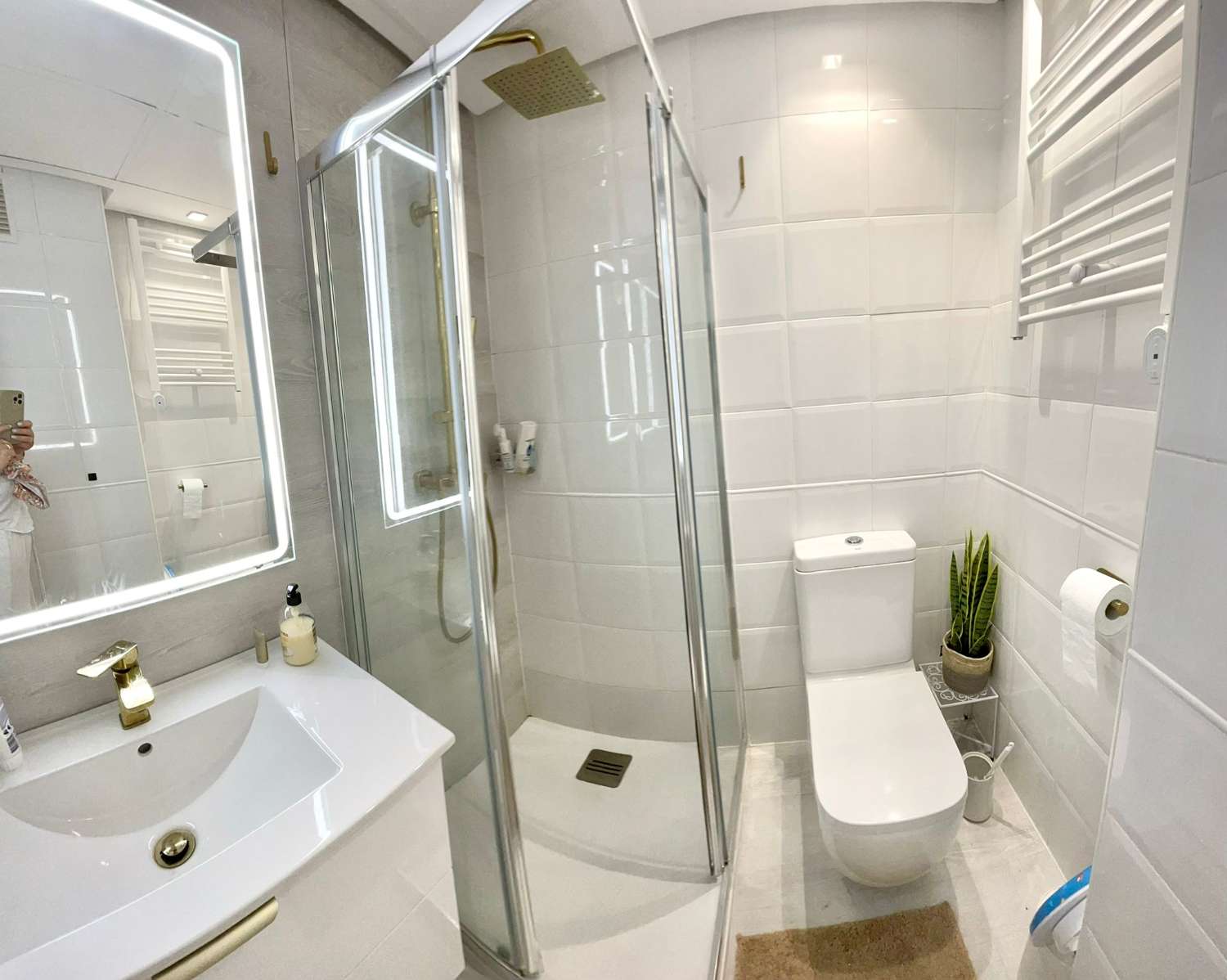 Moderno aprtamento en frente del mar con impresionantes vistas