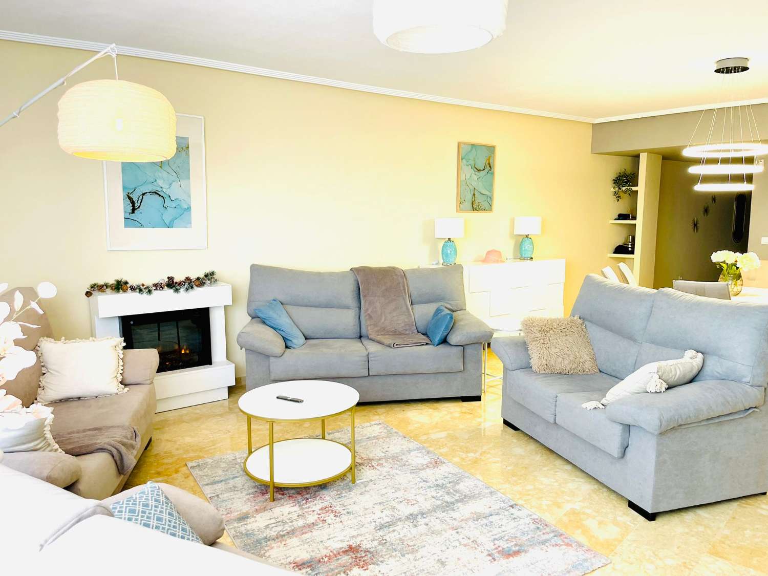 Moderno aprtamento en frente del mar con impresionantes vistas