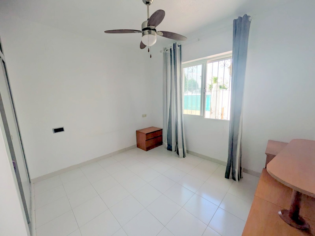 Bonito bungalow con piscina comunitaria