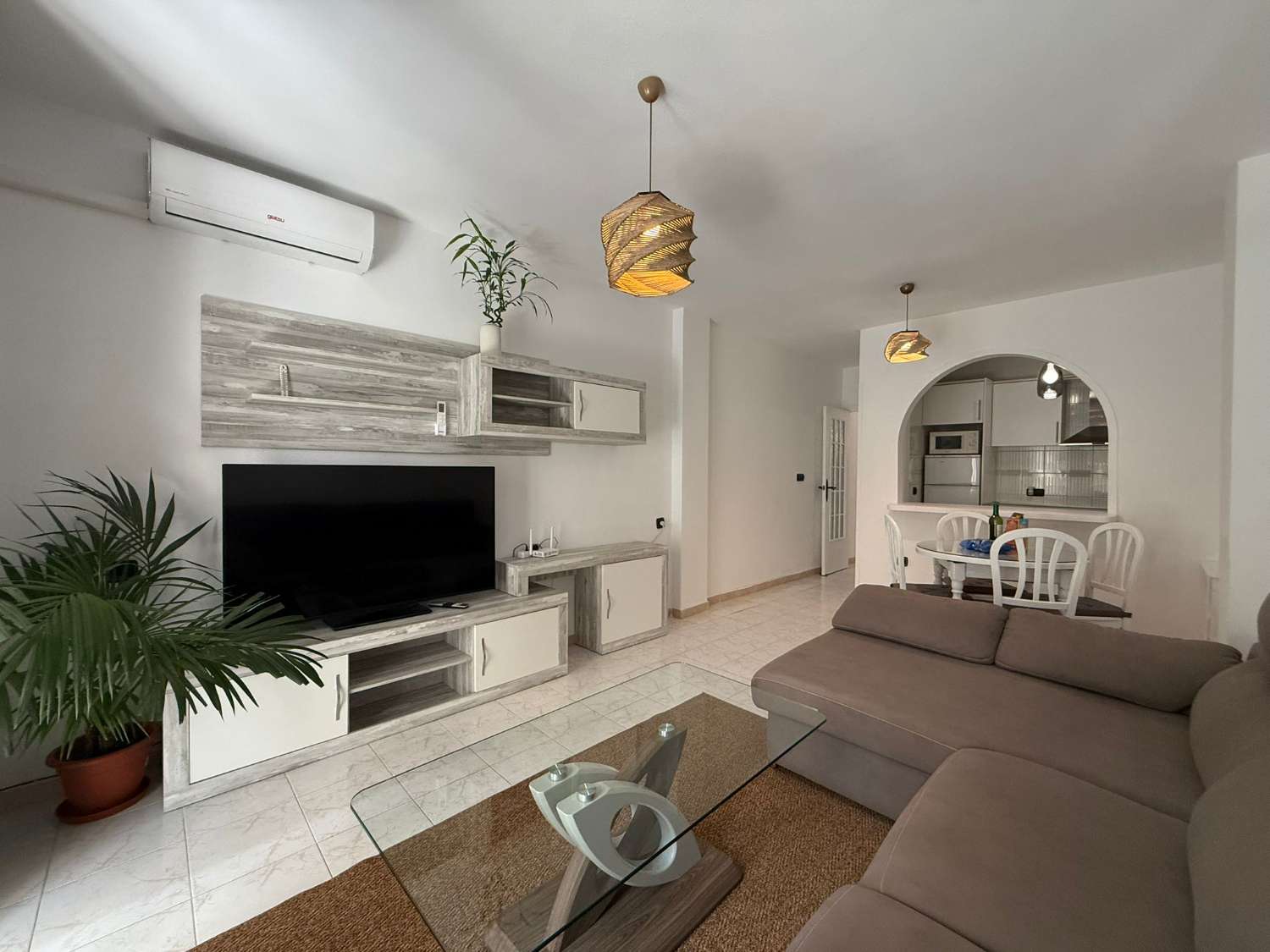 Luminoso apartamento cerca de la playa