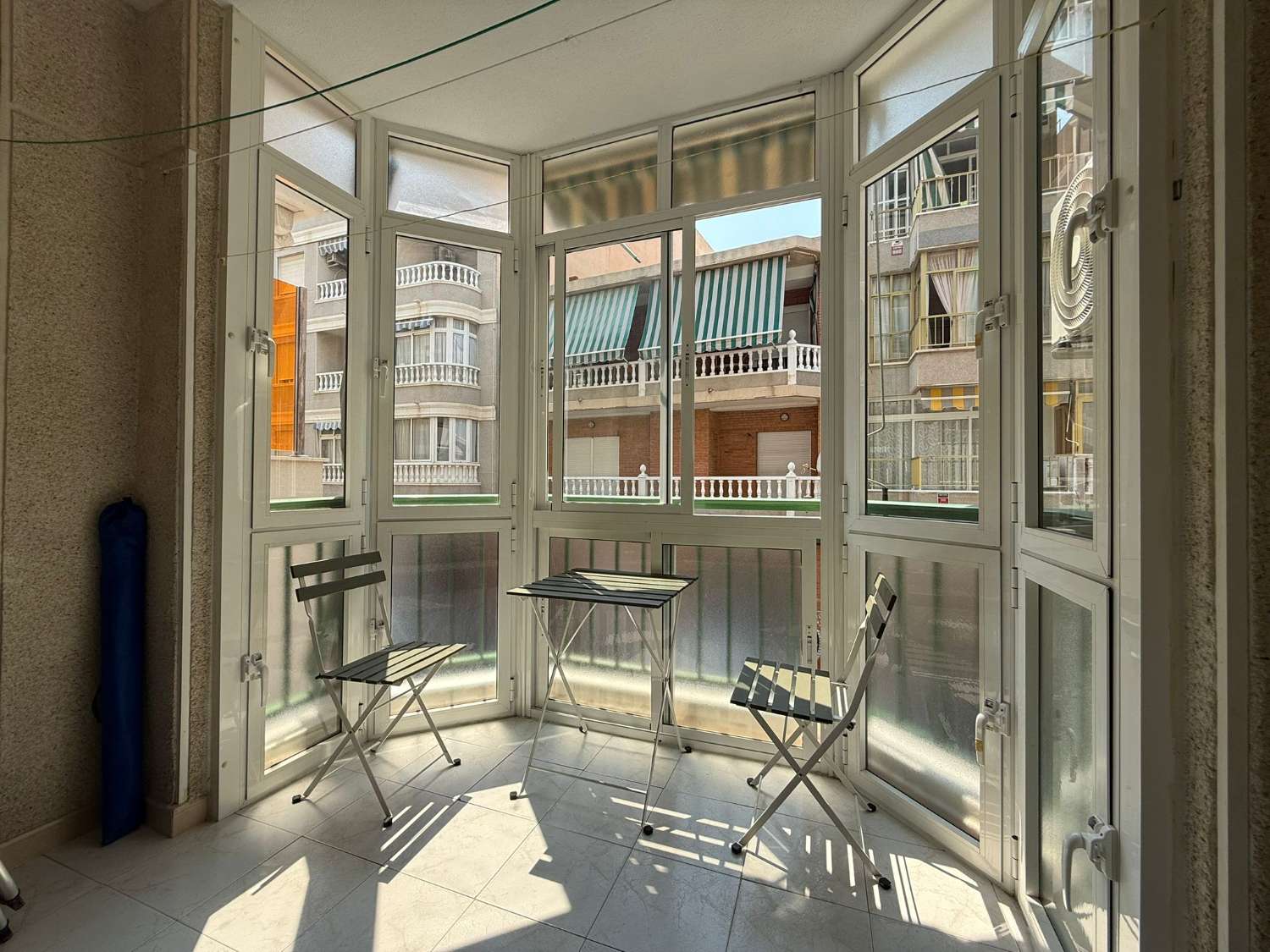 Luminoso apartamento cerca de la playa