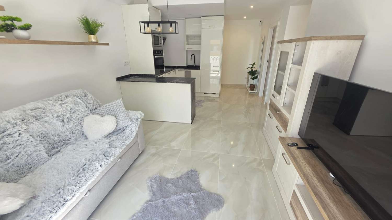 Excelente apartamento, orientacion sur