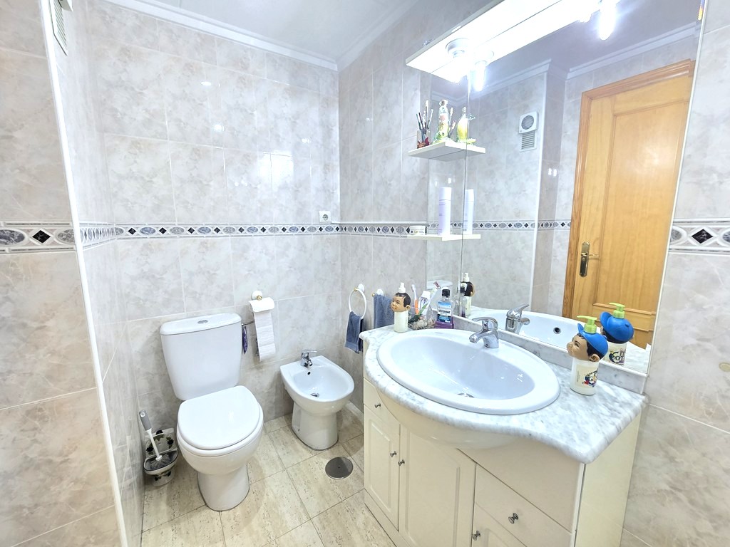 Excelente apartamento con piscina garaje y trastero