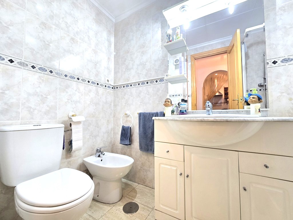 Excelente apartamento con piscina garaje y trastero
