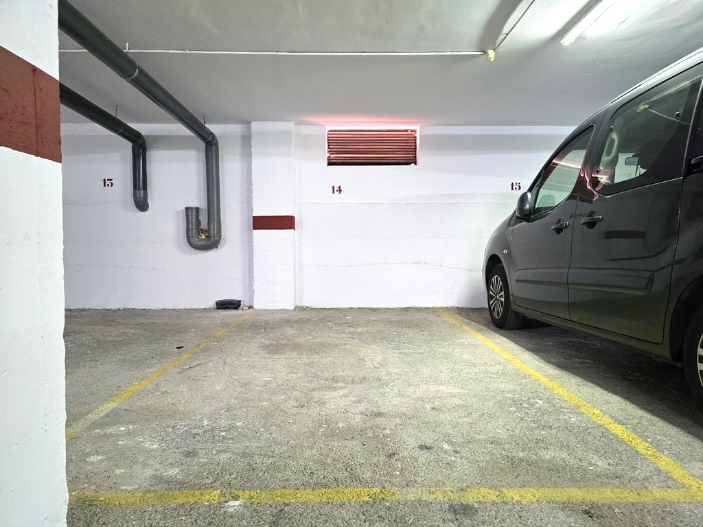 Excelente apartamento con piscina garaje y trastero