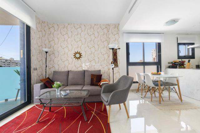 Moderno apartamento con parking y piscina comunitaria