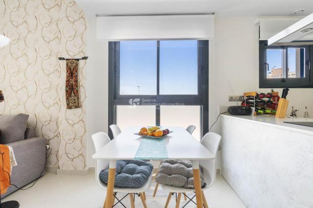 Moderno apartamento con parking y piscina comunitaria