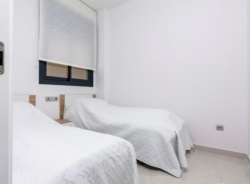 Moderno apartamento con parking y piscina comunitaria