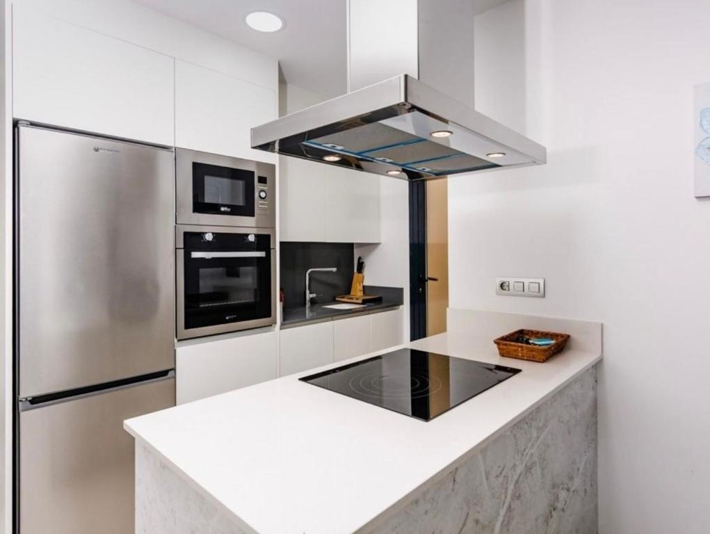 Moderno apartamento con parking y piscina comunitaria