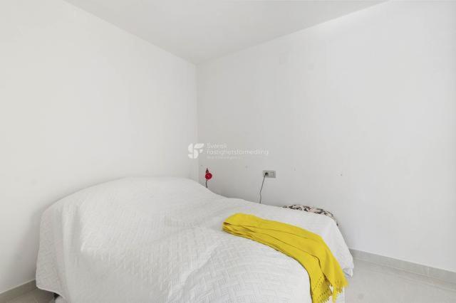 Moderno apartamento con parking y piscina comunitaria